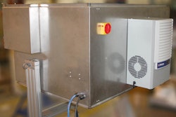 Fox IV enclosure