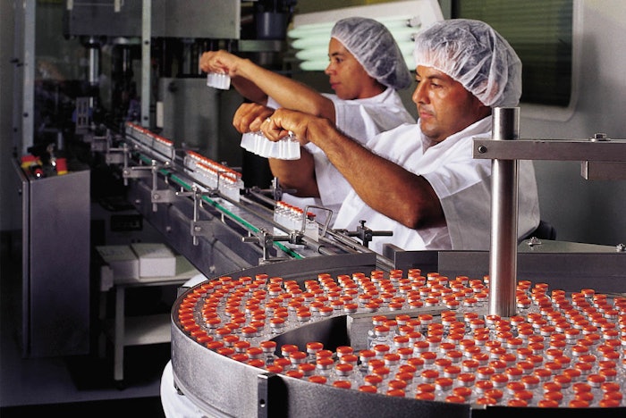 Visual inspection of insulin vials at the Brazilian site in Montes Claros, Novo Nordisk. Source: Novo Nordisk.