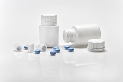 AdCap desiccant capsules promote patient safety and 360° moisture protection.