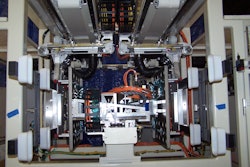 The SSE robot offers high-speed transfer of parts from mold to automation.