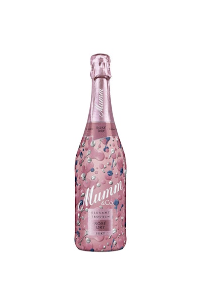 Spanish artist and designer Alex Trochut’s label design inspires through an abstract interpretation of the lively bubbling of the elegant sparkling wine.