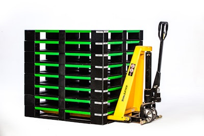 Dutch start-up company launches pallet that combines new materials with the Internet of Things.