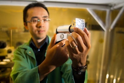 Jun Wag in the lab. Photo: www.smithsonian.com