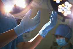 Powdered Gloves / Photo: iStock