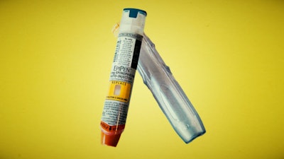 80,000 EpiPens recalled / Image: STAT