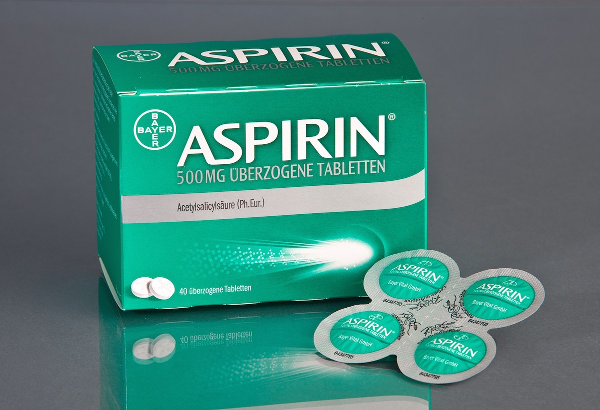 Аспирин после 60. Аспирин Германия Байер. Аспирин фирмы Байер. Аспирин Bayer 10. Фирма Bayer аспирин.