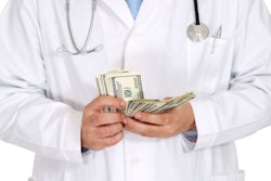 1 in 12 Doctors Gets Paid by Opioid Companies / Image: The Inquisitr