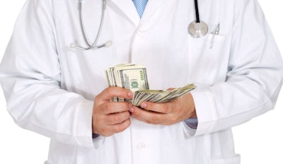 1 in 12 Doctors Gets Paid by Opioid Companies / Image: The Inquisitr