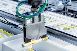 A newly developed camera detects the exact position and layer height of the pens by scanning the complete top layer in the bulk box after each pick of the robot. That image allows the pens to be taken out of the box with precision. (All images in this story from Schubert Packaging Systems GmbH.)