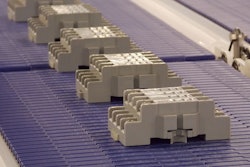 Stingray is a robust, low-profile modular belt conveyor that employs micropitch plastic belts.