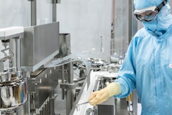 In the combi configuration, the ALF 5000 filling and closing machine not only processes ampules but also injection bottles.