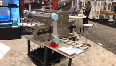 Medical tray sealer/cobot collaboration