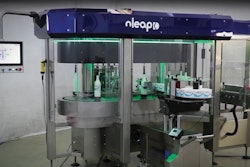 The machine that Makro demonstrated at PACK EXPO International 2018 was equipped with one pressure-sensitive labeling station.