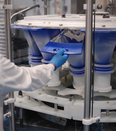 Filling funnels attach to the turret with embedded magnets, enabling faster changeovers of Vital Proteins’ various container sizes.