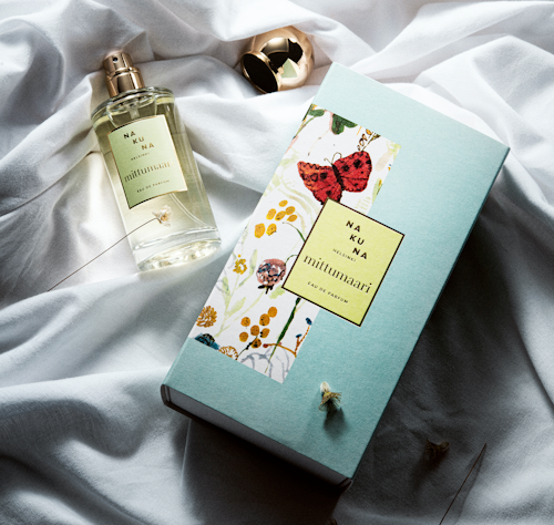 Nakuna Helsinki's fragrance packaging delivers a memorable opening experience with thoughtful and detailed packaging components, with each piece of packaging contributing to the journey to the product itself.