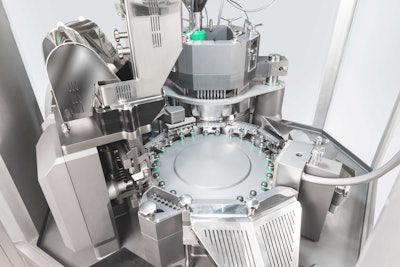 The GKF 2600, which was developed for the high-performance range, achieves an output of more than 110,000 capsules per hour with capsule size 00.