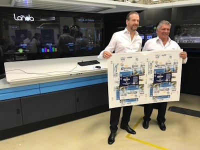 It is not just speed that gives the Landa S10 press its competitive advantage in the high-quality packaging market: with the use of process colors (yellow, cyan, magenta and black) nanography reaches a color spectrum of 86%, higher than the offset process (65%), and when orange, blue and green colors are added, this range reaches 96% reproduction.