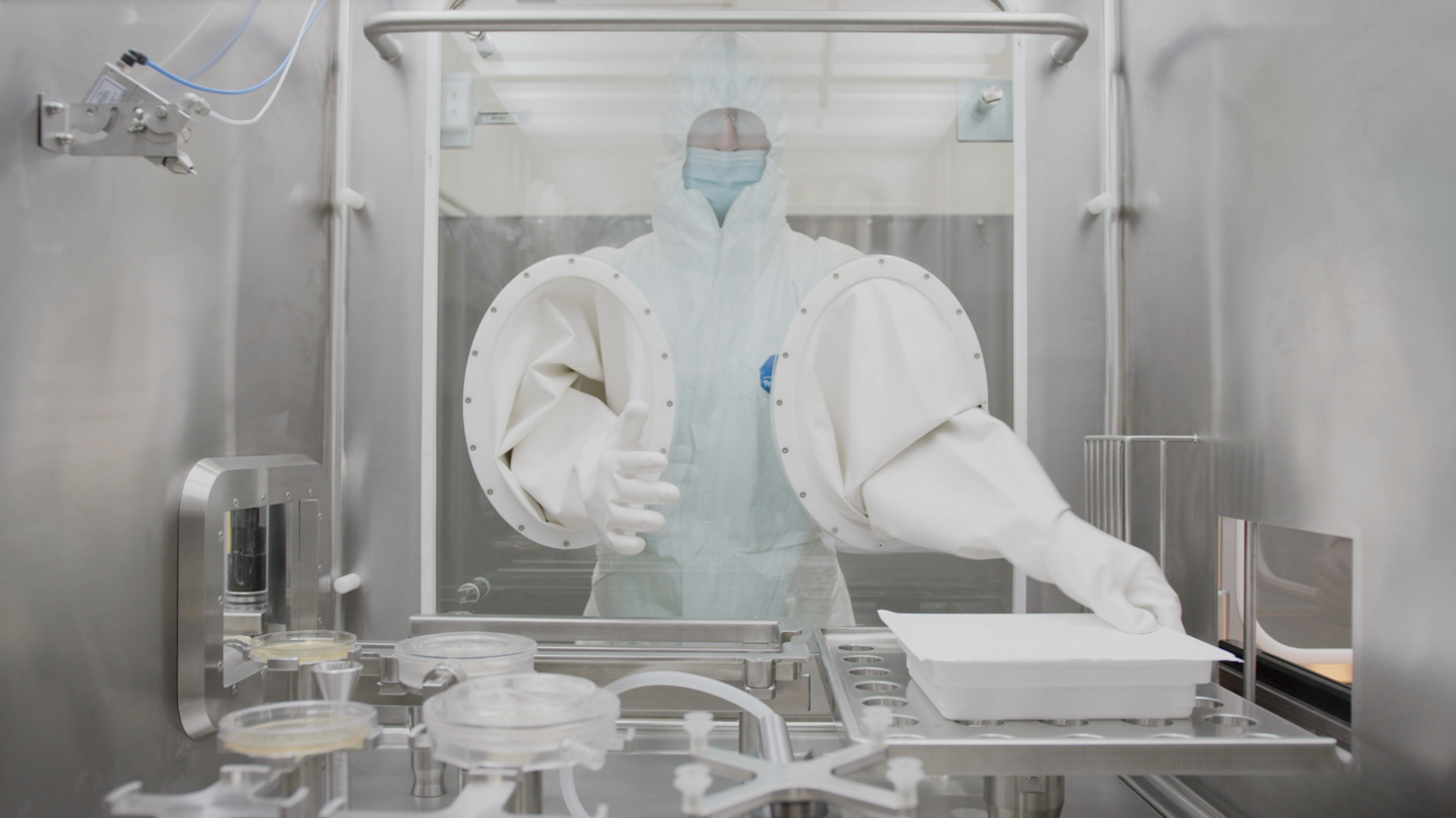 Robotic Precision in Small Batch Aseptic Processing Healthcare Packaging