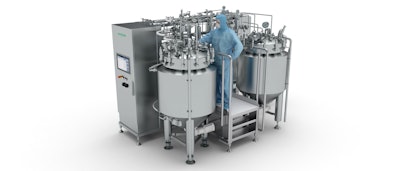 The fully automated Pharmatec SVP Essential process system from Syntegon offers high hygienic standards and reproducibility throughout the entire process.