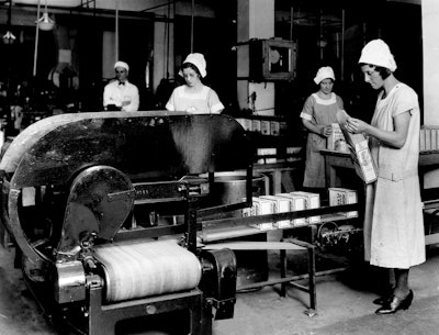 Women packaging Kellogg’s Corn Flakes in 1931. Image courtesy of Kellogg’s Historical Archives.