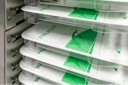 PALACOS® pro is designed to revolutionize the mixing and application of bone cement, as it is easier and safer to use than previous systems.