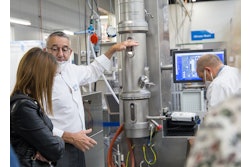 Hot melt coating processes can be implemented quickly and easily using Romaco Innojet’s energy-efficient fluid bed technology, as seminar attendees saw for themselves.