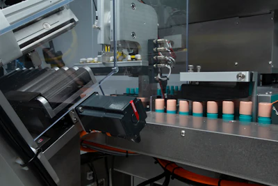 The ProFill system’s motion equipment includes AM8100 series servomotors from Beckhoff with One Cable Technology.