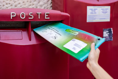 When Brave Kid consumers are done with the Movo bag, they fold it up, making sure the shipping label is visible, and drop it in the nearest mailbox.