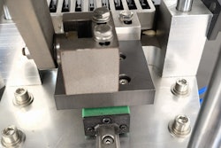 This single, integrated solution is capable of handling everything from orienting the empty capsules to filling, closing, and polishing them in one seamless flow.