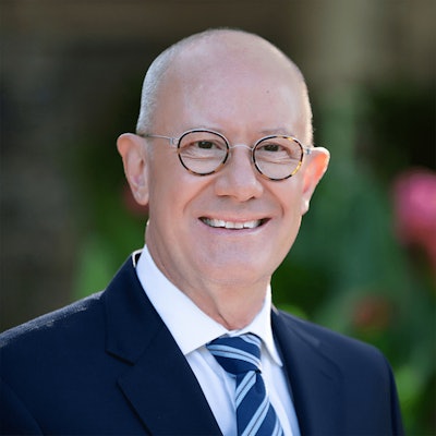 Ricardo De Genova Headshot 800x800