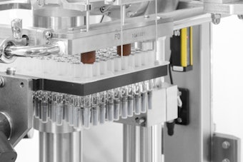 The presence of robots and cameras at every stage of the filling, stoppering, and capping process ensures maximum operational flexibility.
