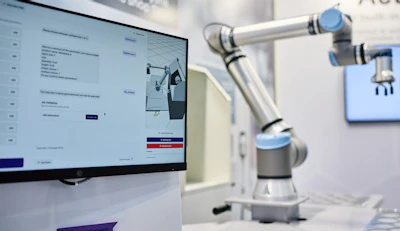 Acteris with Universal Robots