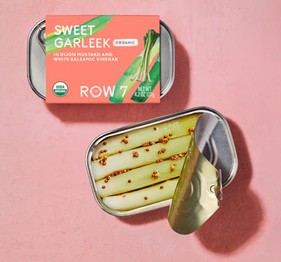 Sweet Garleek with White Balsamic Vinegar & Dijon Mustard is a garlic-leek hybrid, cooked confit-style that offers the sweetness of leeks with a gentle savory garlic backbone.