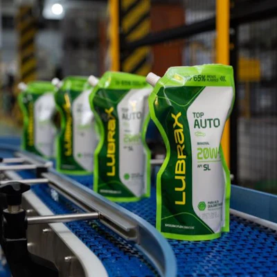 The innovation replaces traditional rigid plastic bottles with a lightweight flexible structure, achieving a reported 65% reduction in plastic usage.