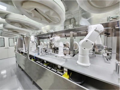 QuadMedicine GMP Isolator